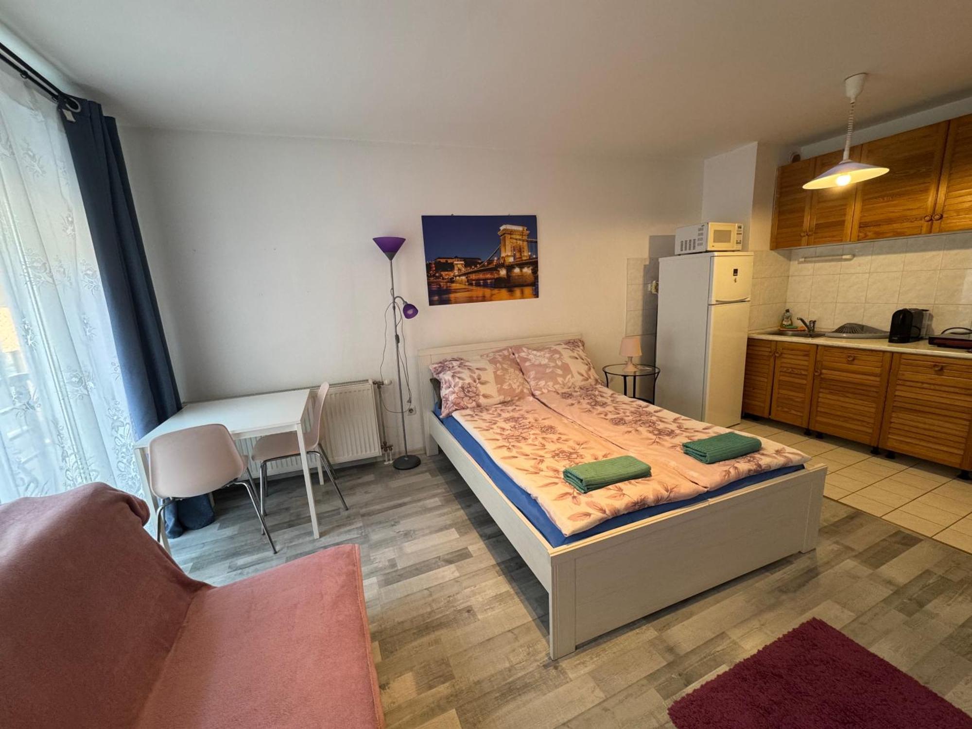 Onyx Apartment With Free Private Garage + Ac — Photos 1